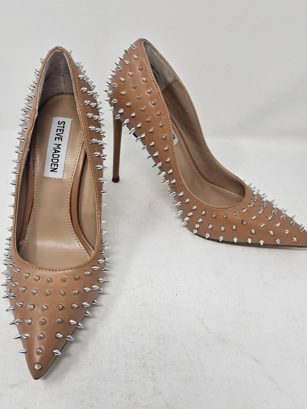 Steve Madden Vala-S Tan Nude Spiked Studded Pointed Toe Stiletto Pumps 5M